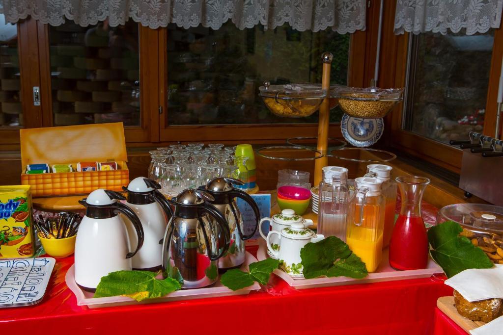 Al Ponte Hotel Кадемарио Екстериор снимка